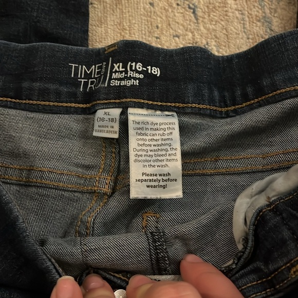 Time & Tru • Mid-Rise Straight Jean • Elastic waistband - Picture 2 of 3